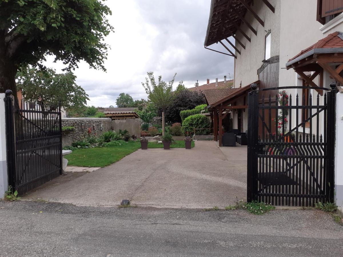 Villa Les Copains D'Abord Beaucroissant Esterno foto