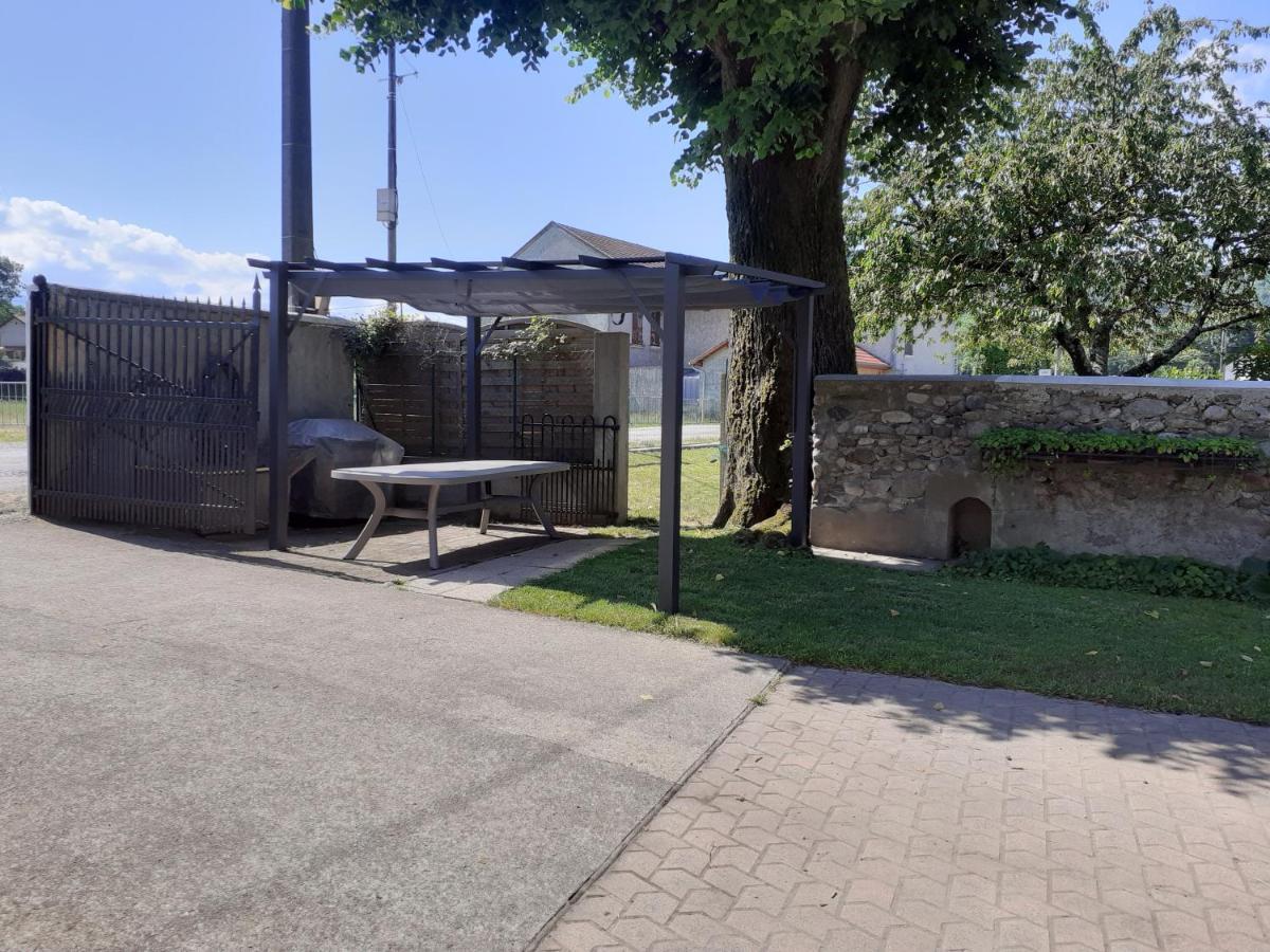 Villa Les Copains D'Abord Beaucroissant Esterno foto
