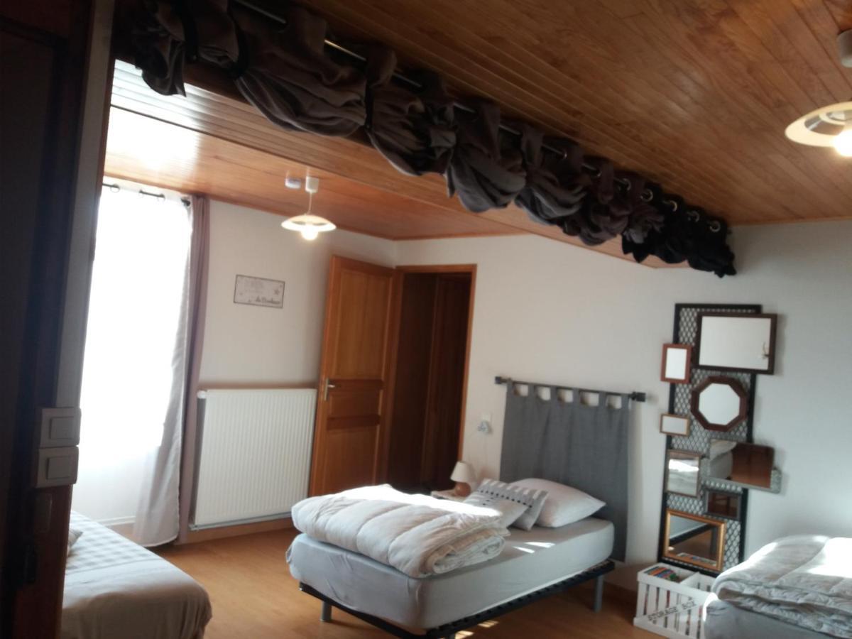 Villa Les Copains D'Abord Beaucroissant Esterno foto